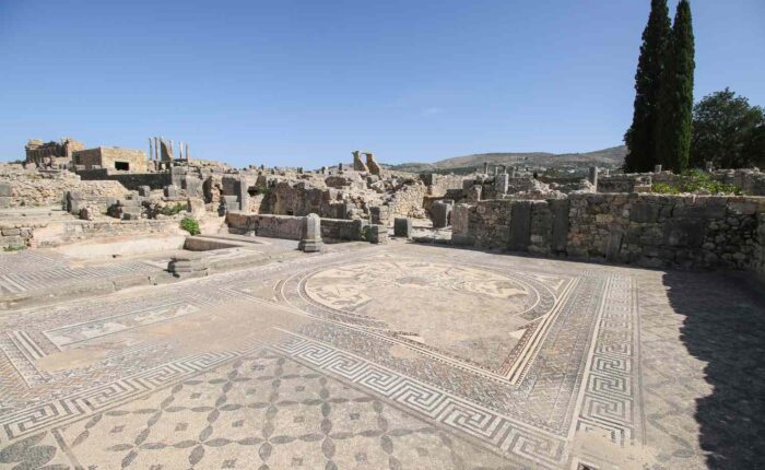 Day trip from fes to Meknes & Volubilis
